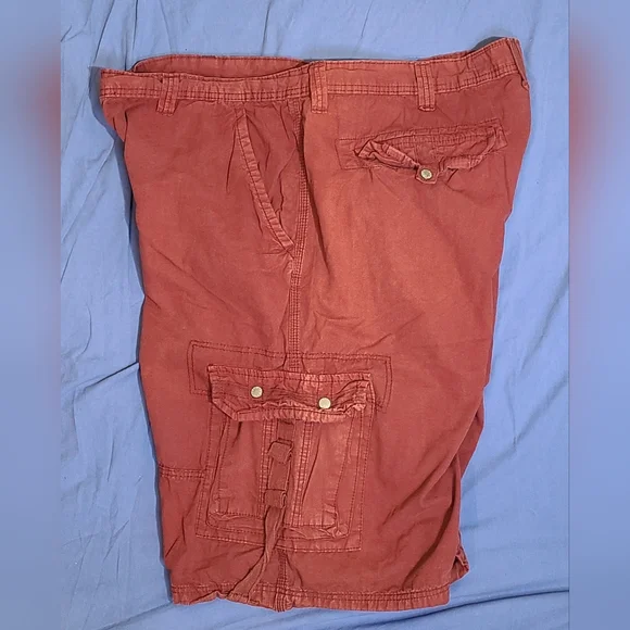 Escapism Men's Dark Red Cargo Shorts Relaxed Fit Knee-Length Sz 46 EUC - Picture 2 of 5